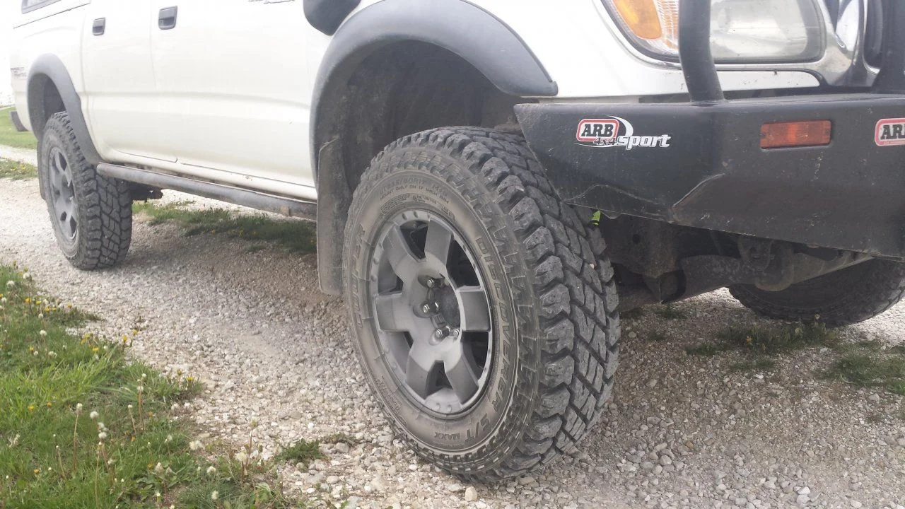 FJ_wheels_and_new_tires[1].webp