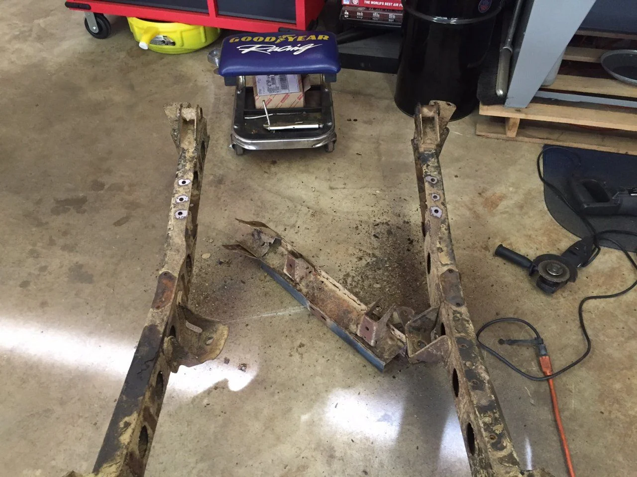 frame front cross member 1.webp
