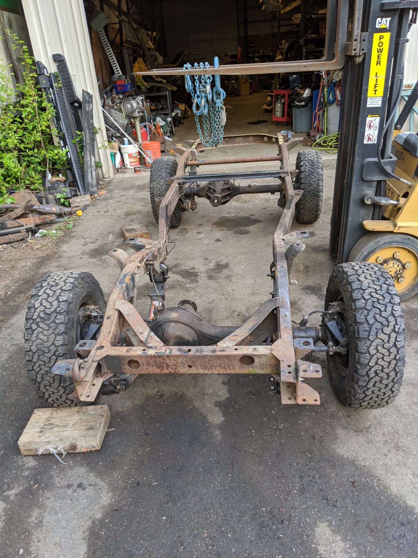 Frame on axles.jpg