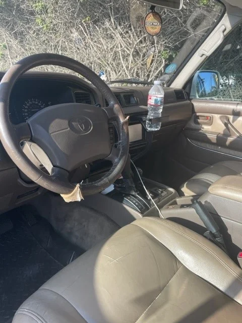 Front seats from drive side.webp