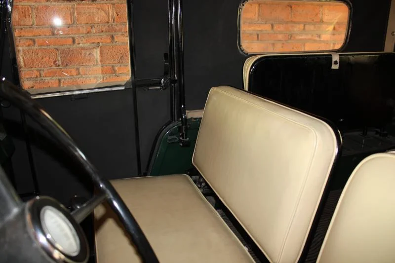 FRONT SEATS.webp