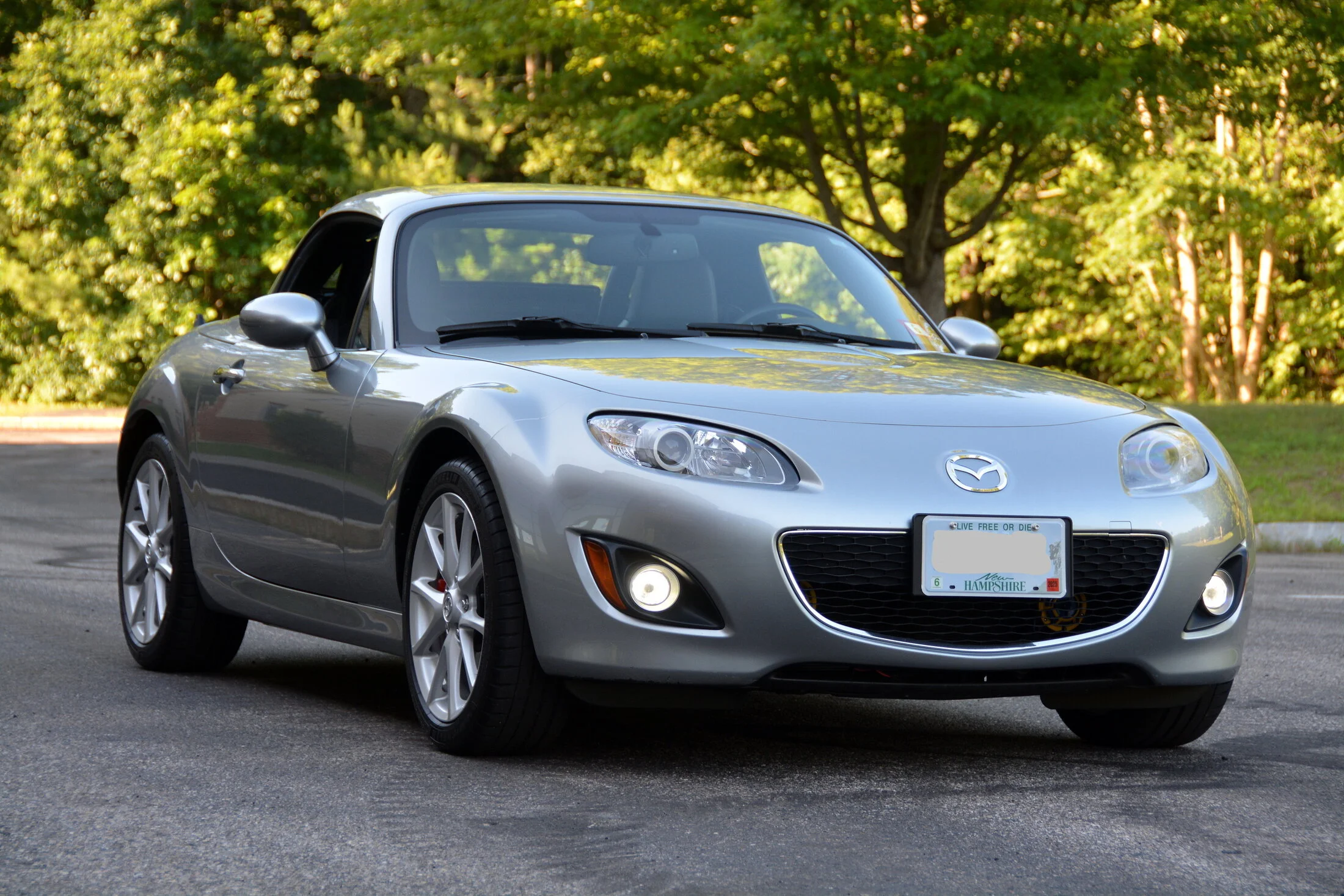 Southern NH: 2012 Mazda Miata GT PRHT NC2