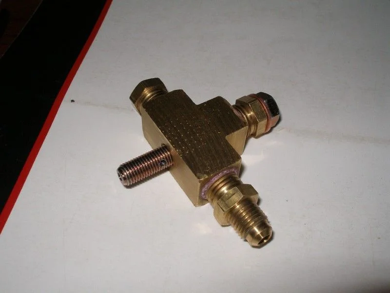 fuel injection fitting 2.webp