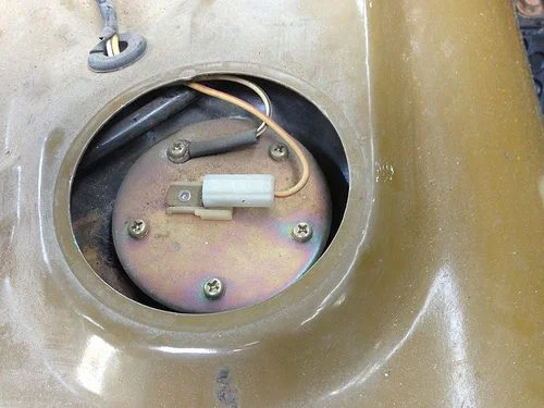 fuel sender in tank.webp