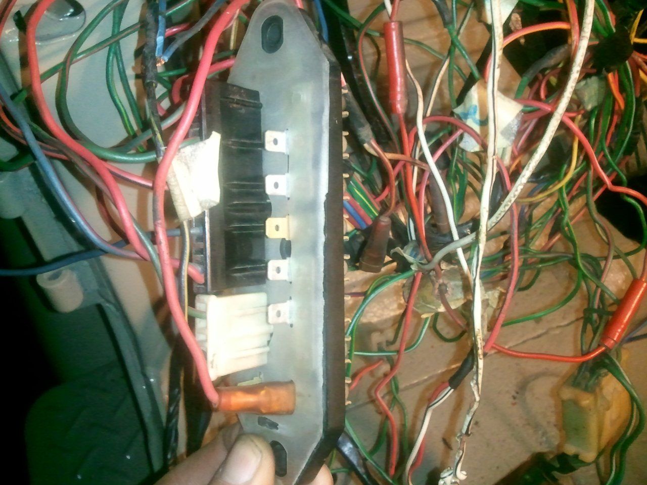 Fuse block.jpg
