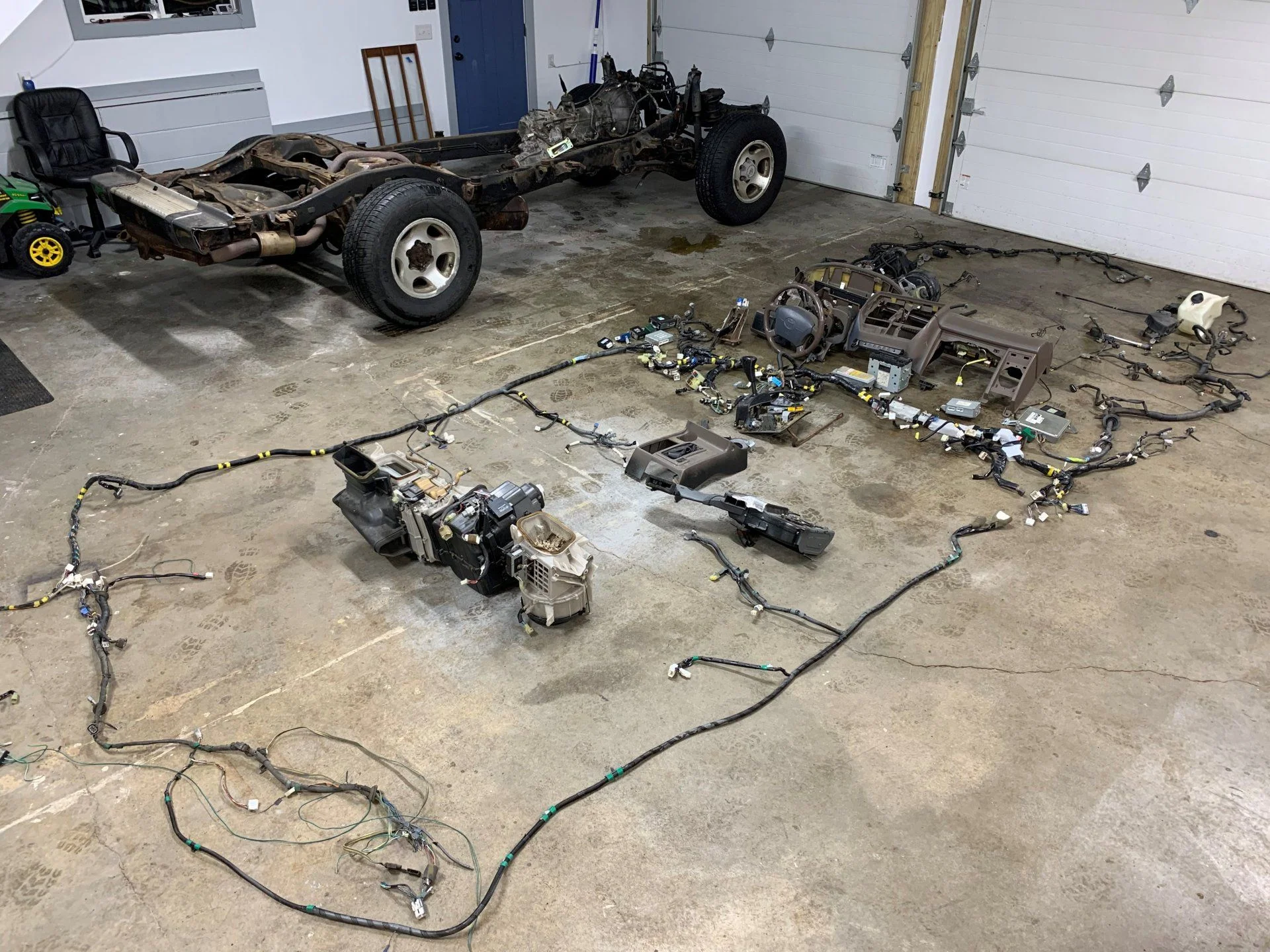 FZJ80 chassis.webp
