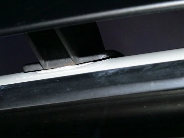 FZJ80 rear hatch wind mount no foam gasket.JPG