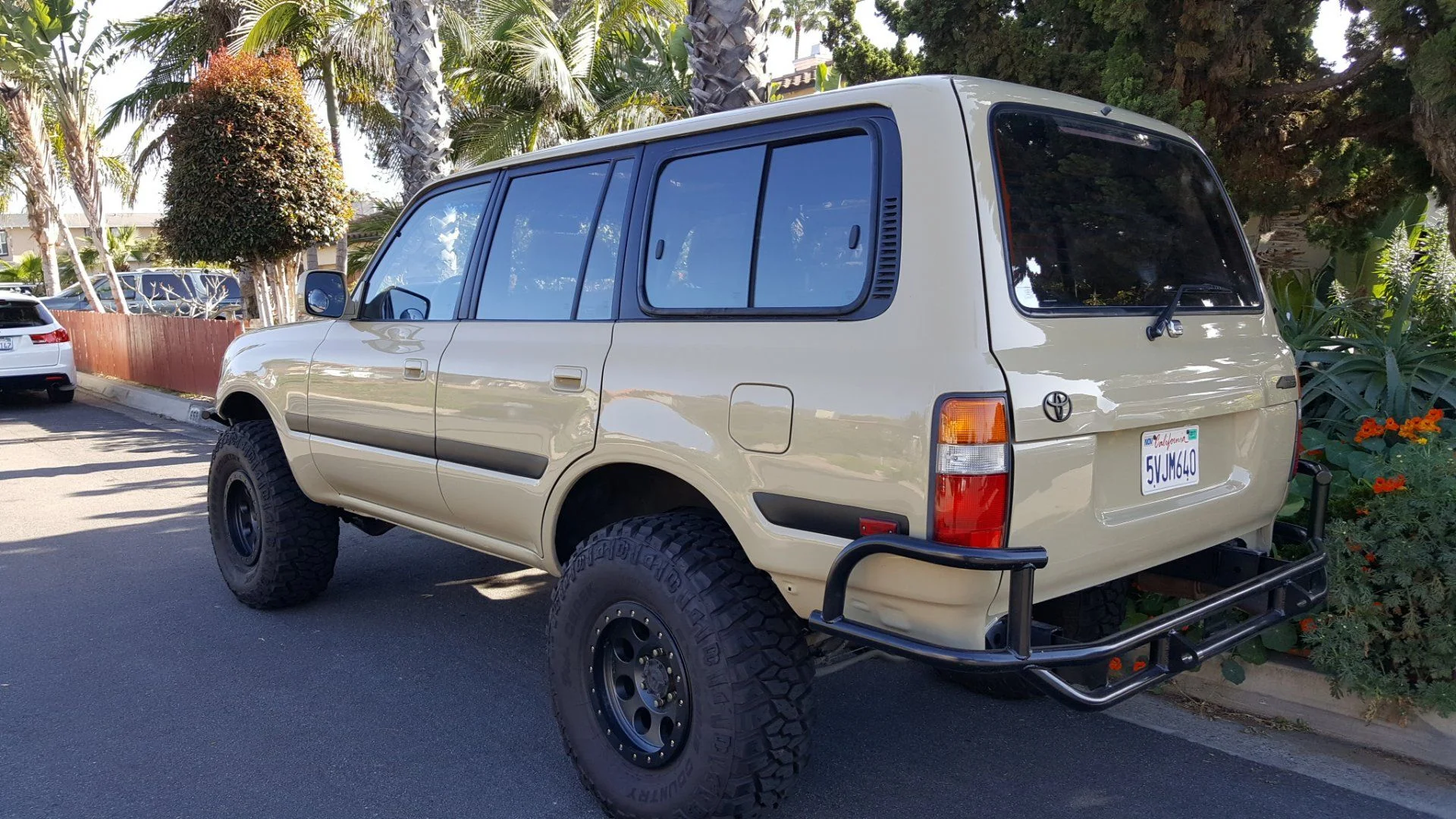 FZJ80 tan with satin black door pillars.jpg