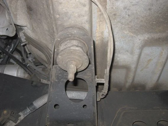 FZJ80_LX450_Frame-Body_Bushing_number2.JPG