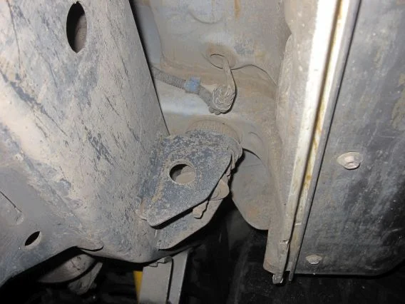 FZJ80_LX450_Frame-Body_Bushing_number4.JPG
