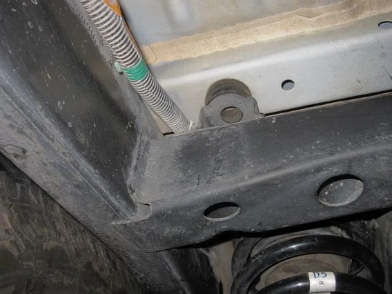 FZJ80_LX450_Frame-Body_Bushing_number5.JPG