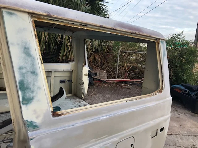 grn white lt rear no window.webp