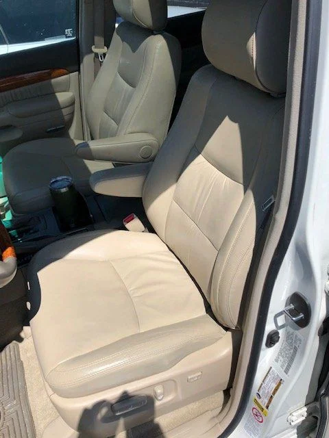 gx470 front seat.jpeg