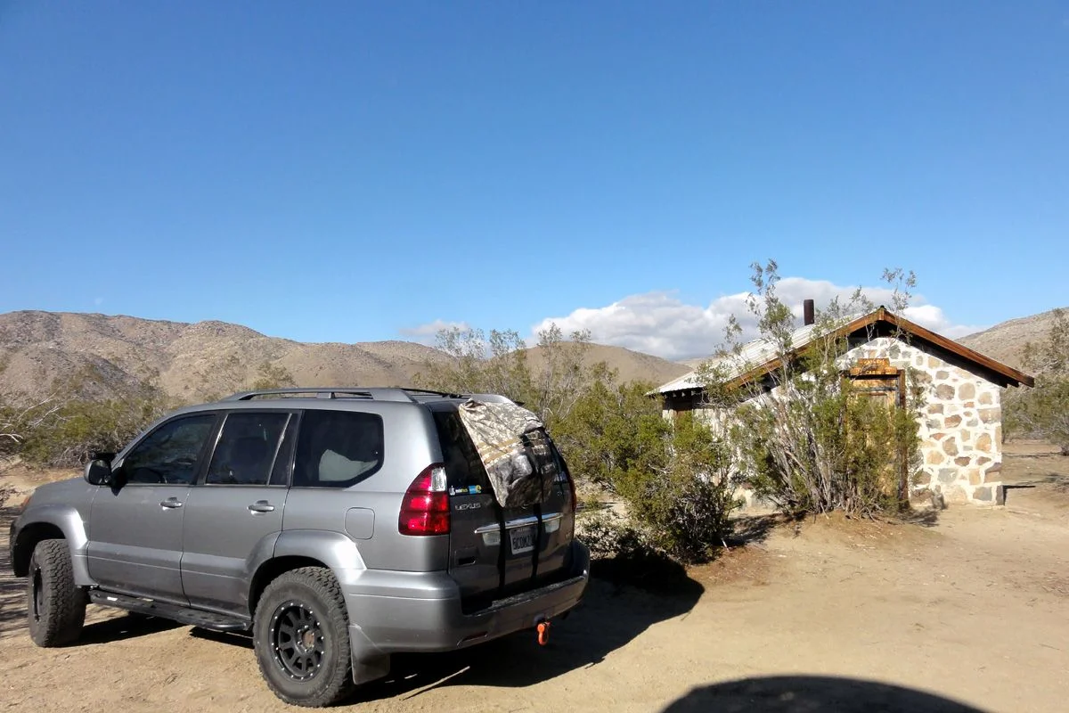 GX470_BaileysCabin_01.webp