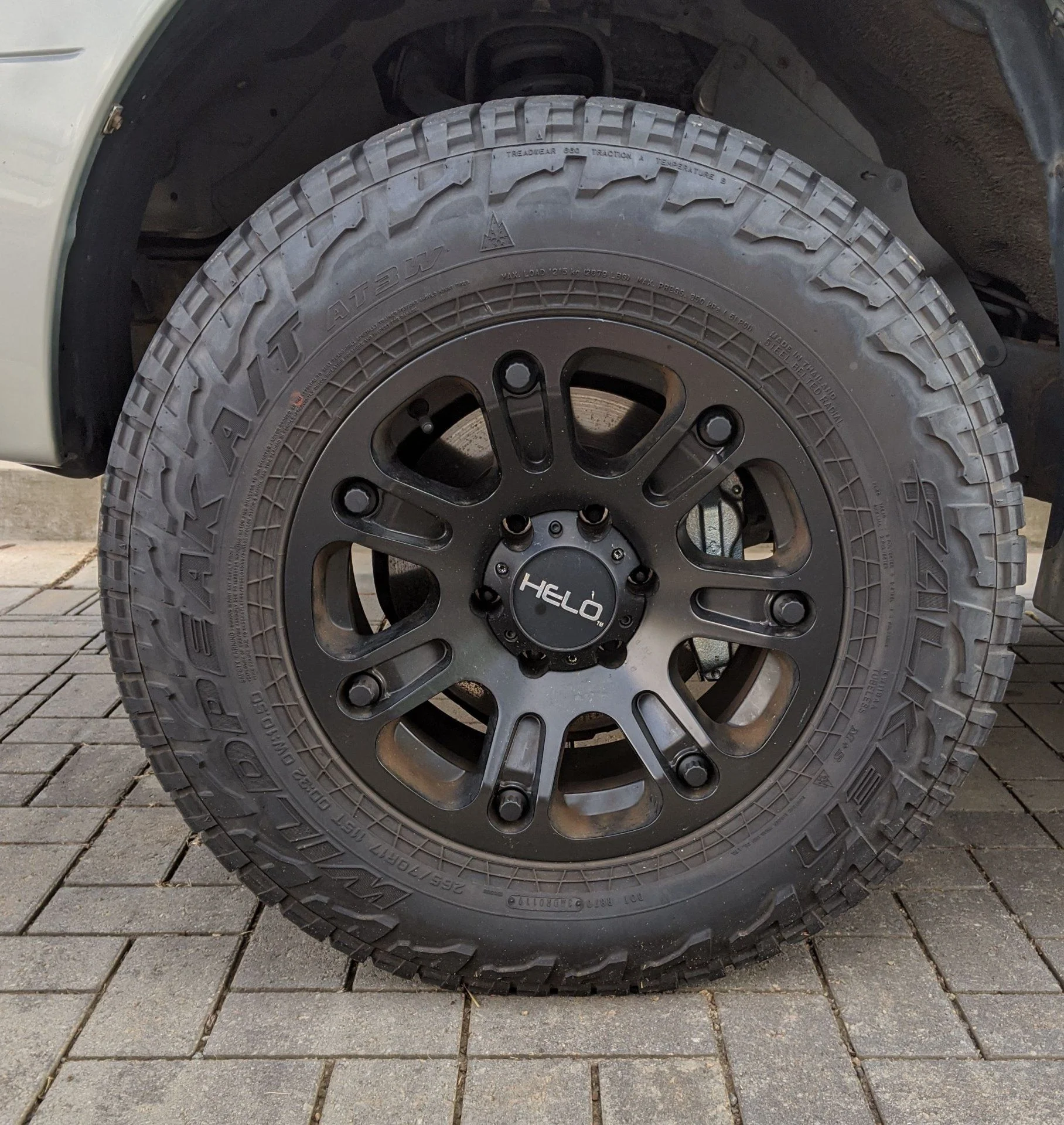 GX470WheelTire.webp