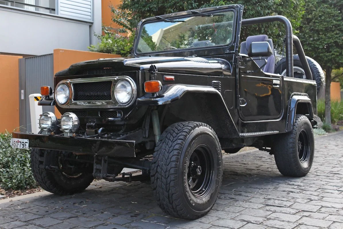 Hero Front On top Off.webp