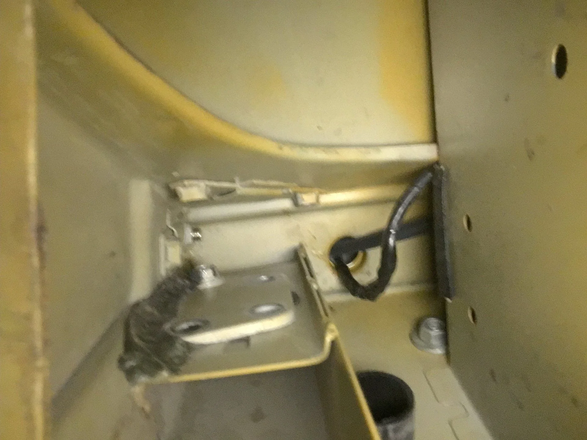 hinge bolt.webp