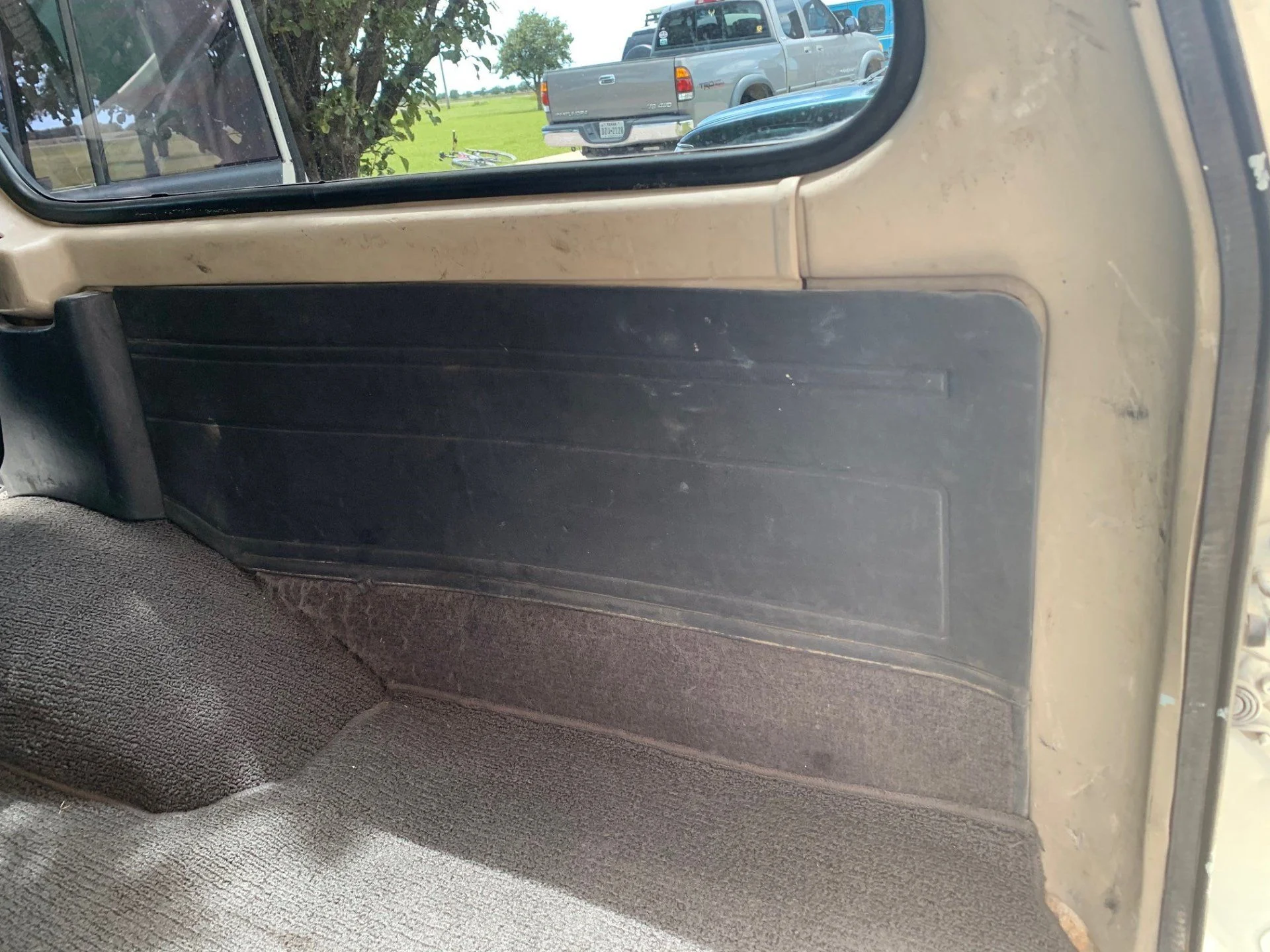 hj61 interior 4.webp