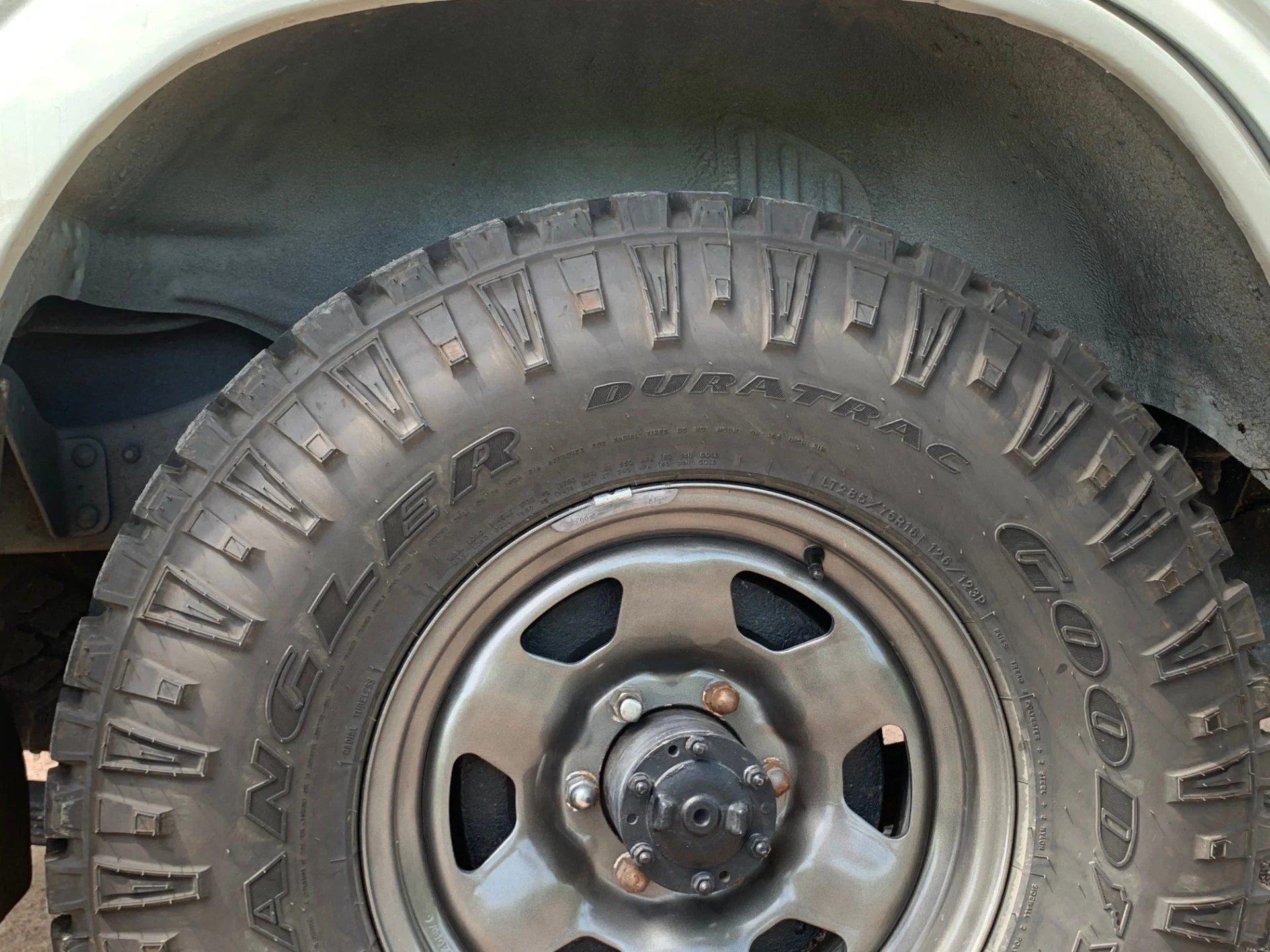 hj61 wheels.webp