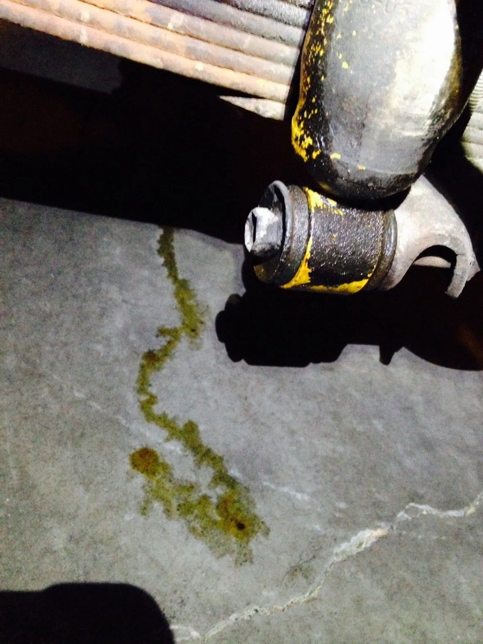 HJ75 shock leak 1.webp
