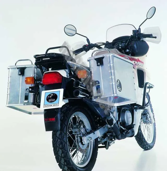 Honda_Transalp_600_rear_pannier_alucases.webp