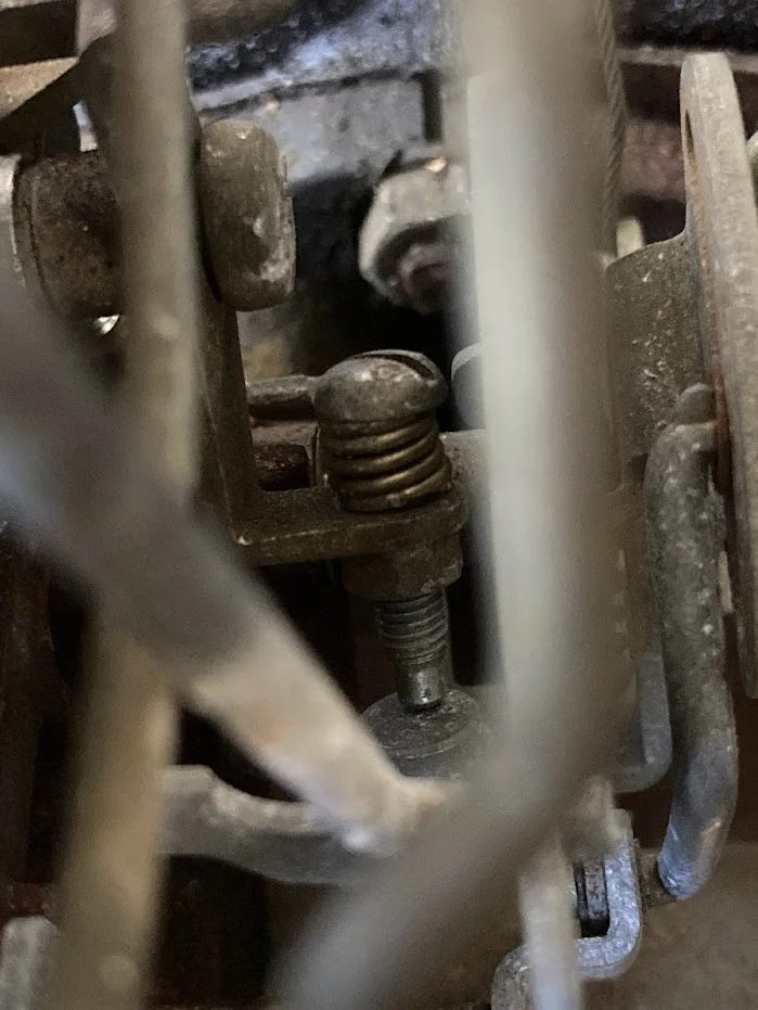 idle adj screw 2.jpg