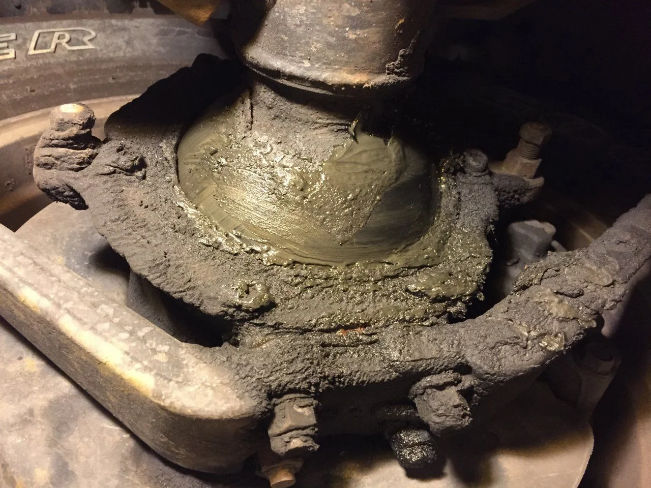 Leaking grease IH8MUD Forum