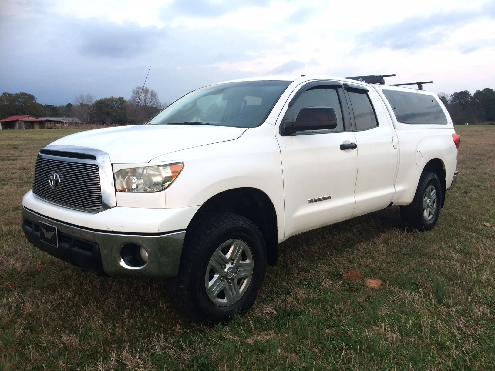 2010 Tundra, 4x4, leer camper