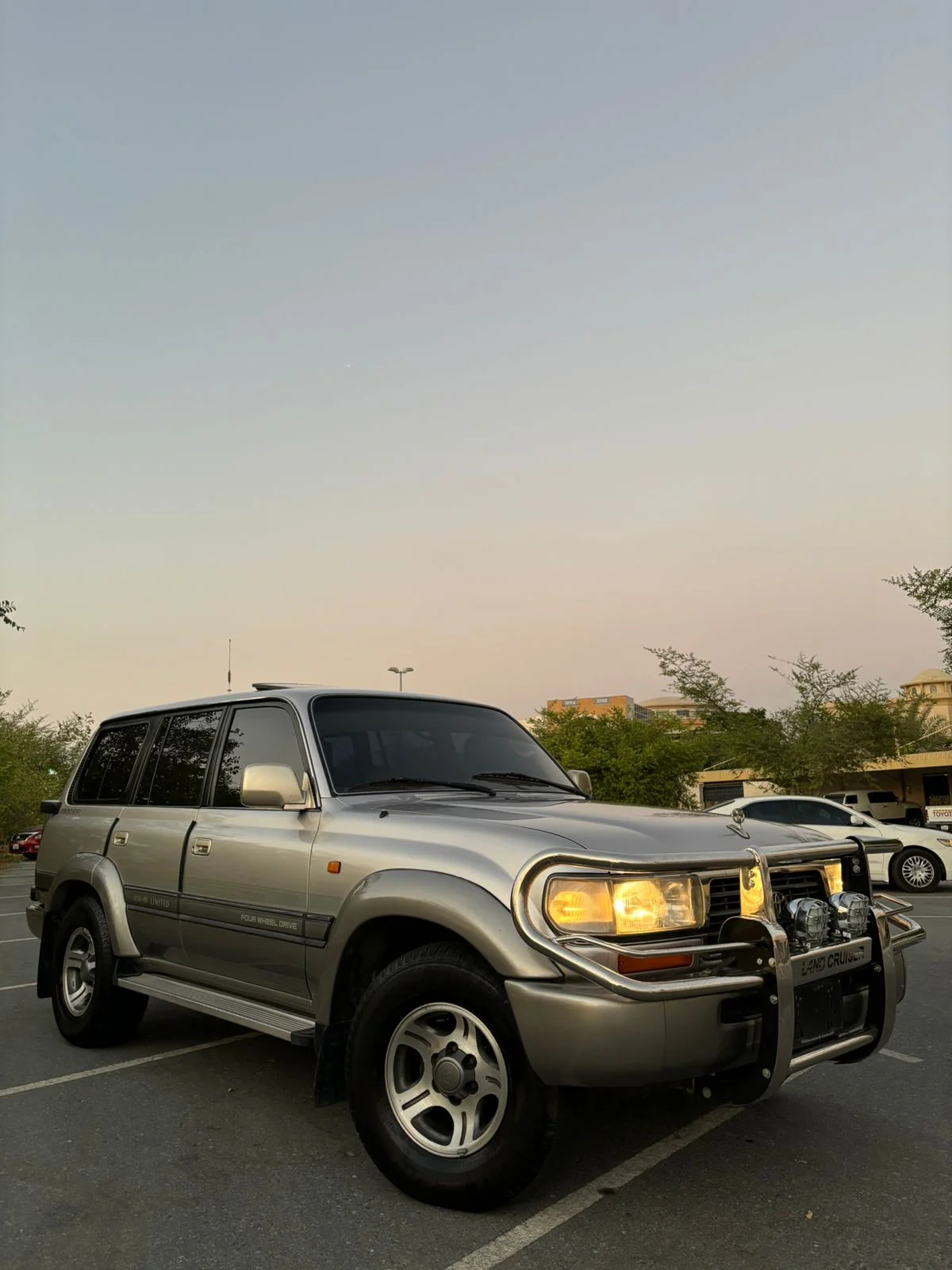UAE: 1997 FZJ80 TRIPLE LOCKED