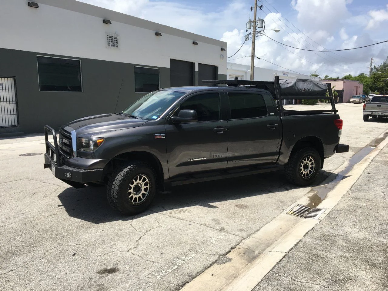 2011 Tundra CrewMax 4x4 (Not a tacoma) Miami, FL