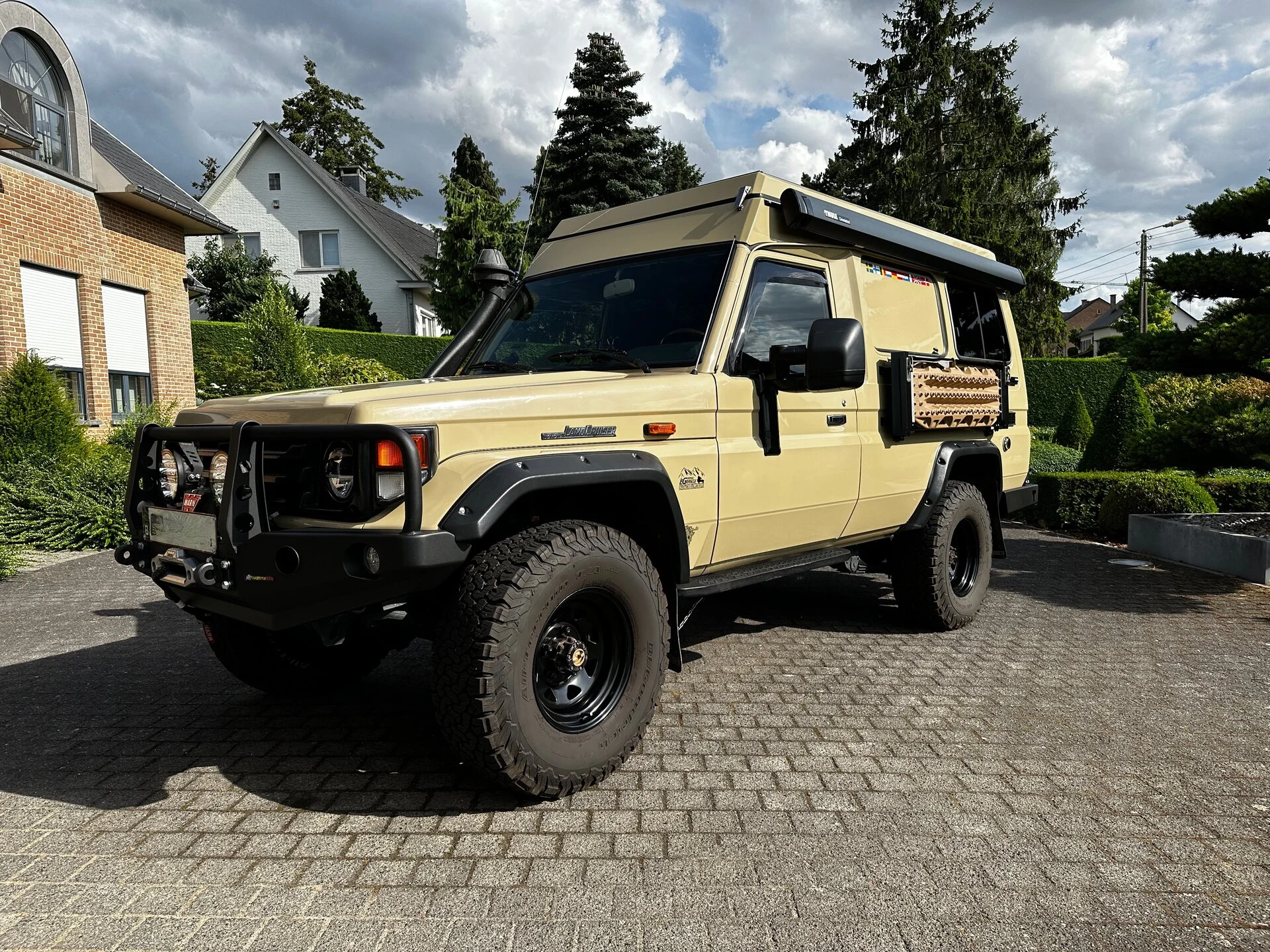 Belgium (Brussels), 2001 Land Cruiser HZJ78 camper