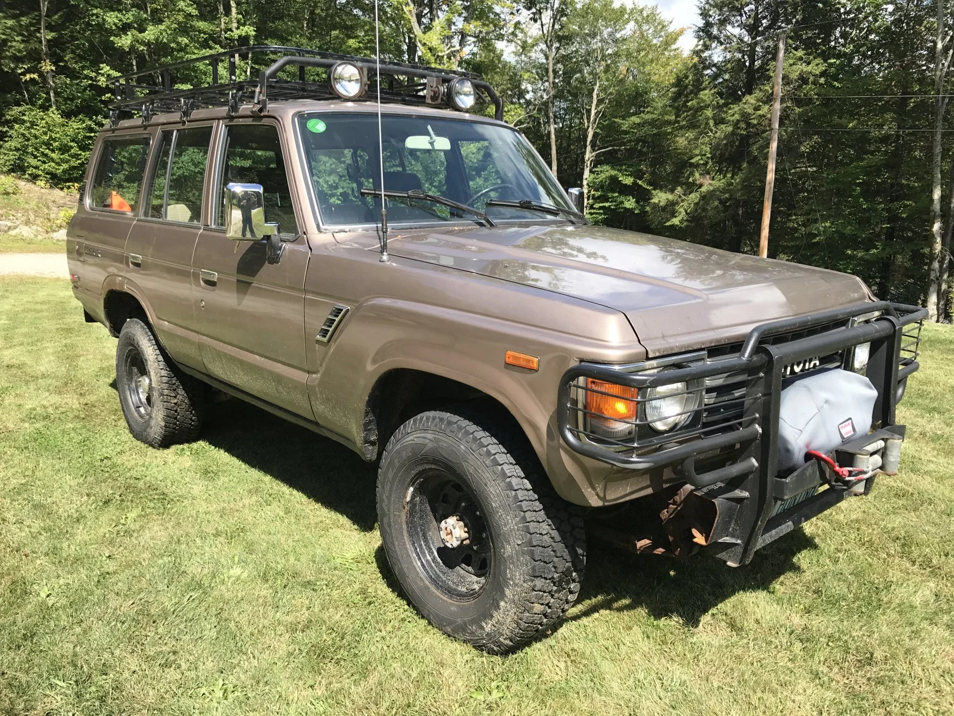 1986 Toyota FJ60. NH $2600