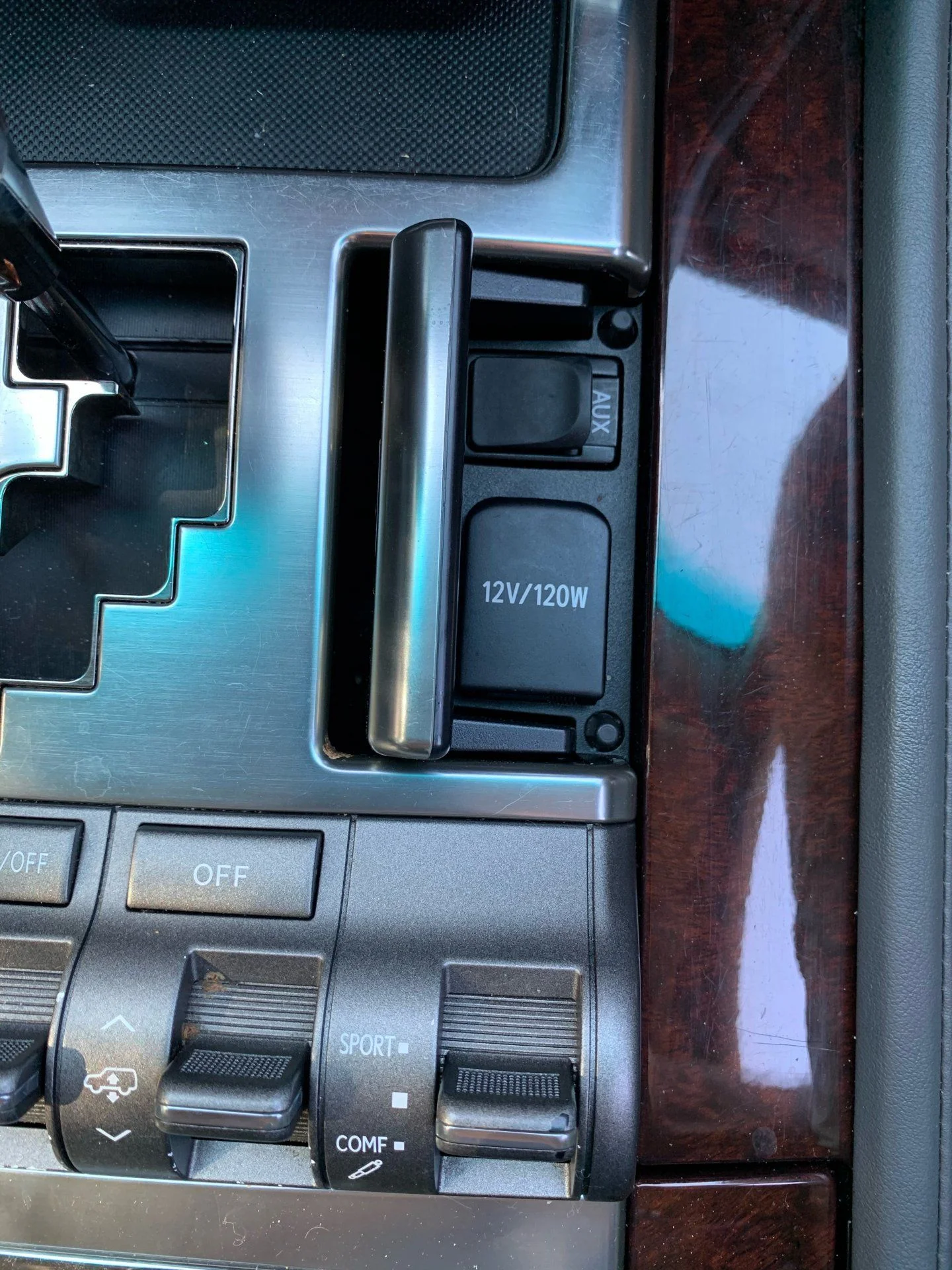 2010 LX 570 - AUX/USB Door Stuck Open | IH8MUD.com Forum