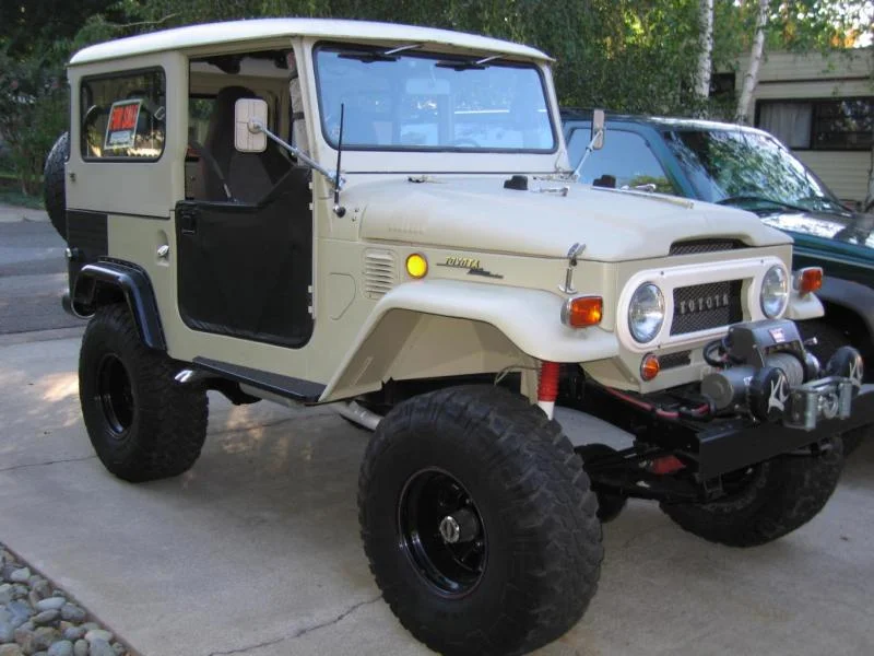 Selling both Toys 69-FJ40 & 92-4Runner