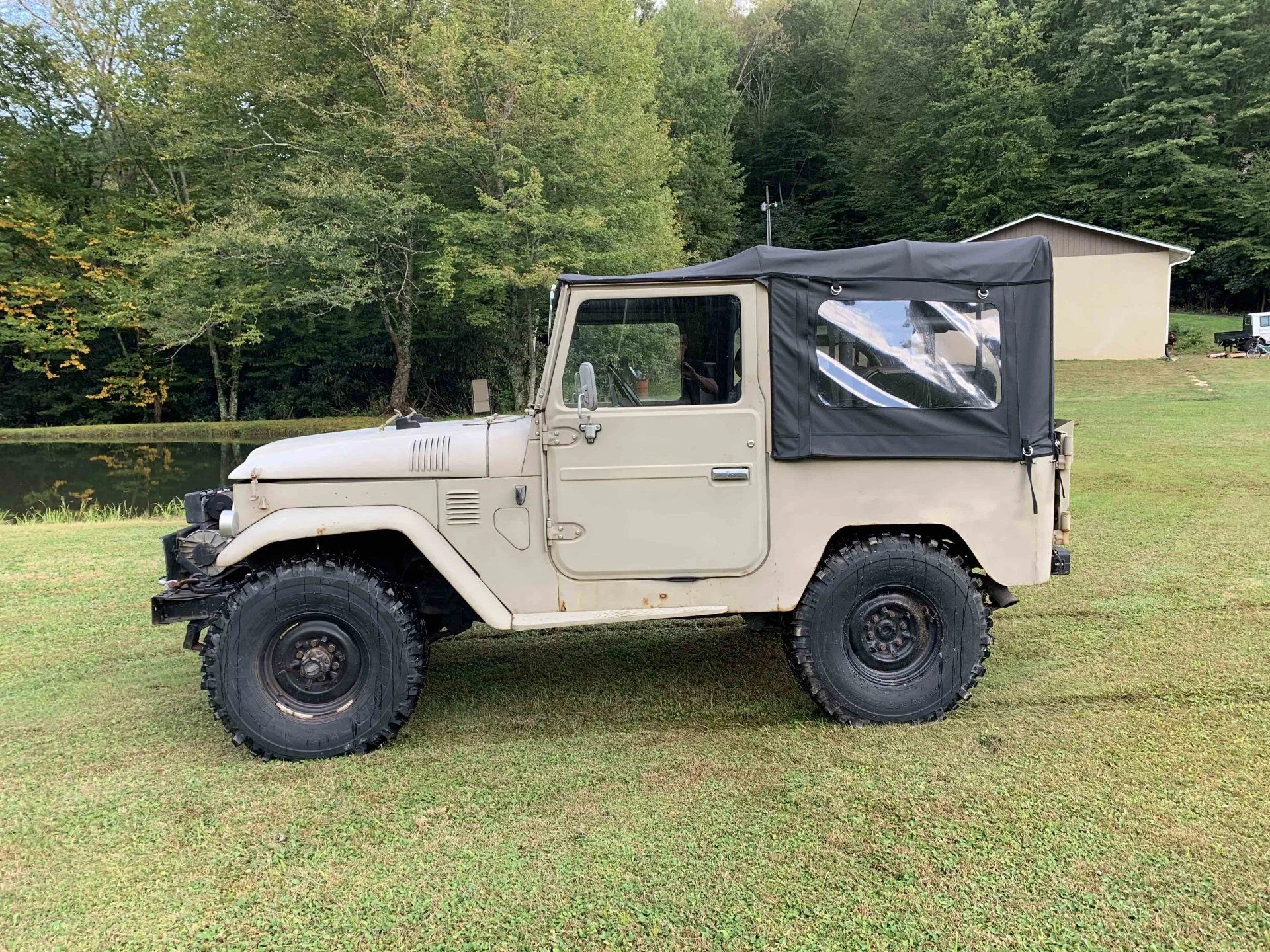 North Carolina: 1975 FJ40 for 4WD Tacoma
