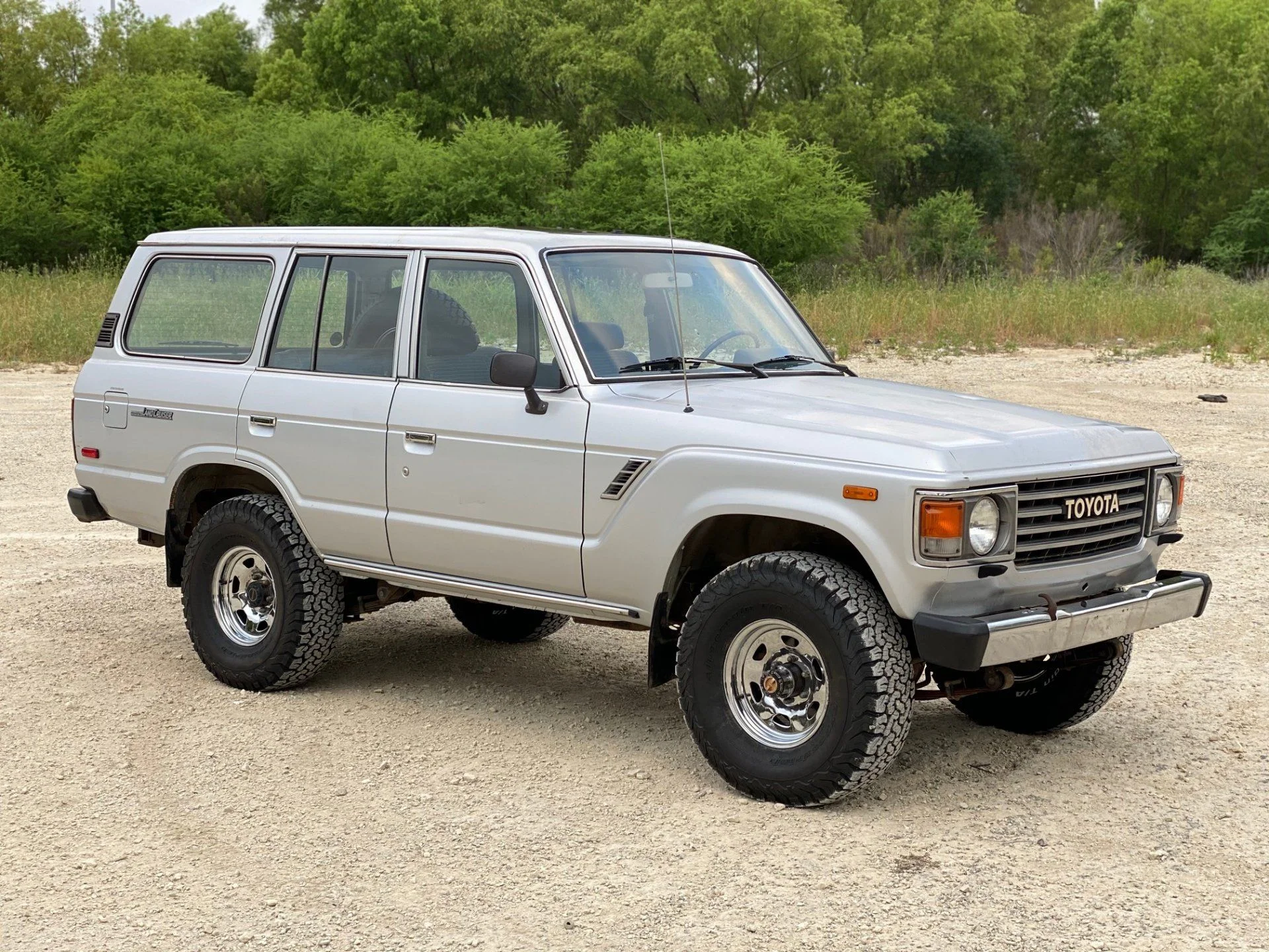 San Antonio, TX:  1985 FJ60 Silver, CLEAN  212k miles (rebuilt motor @194k) adventure ready