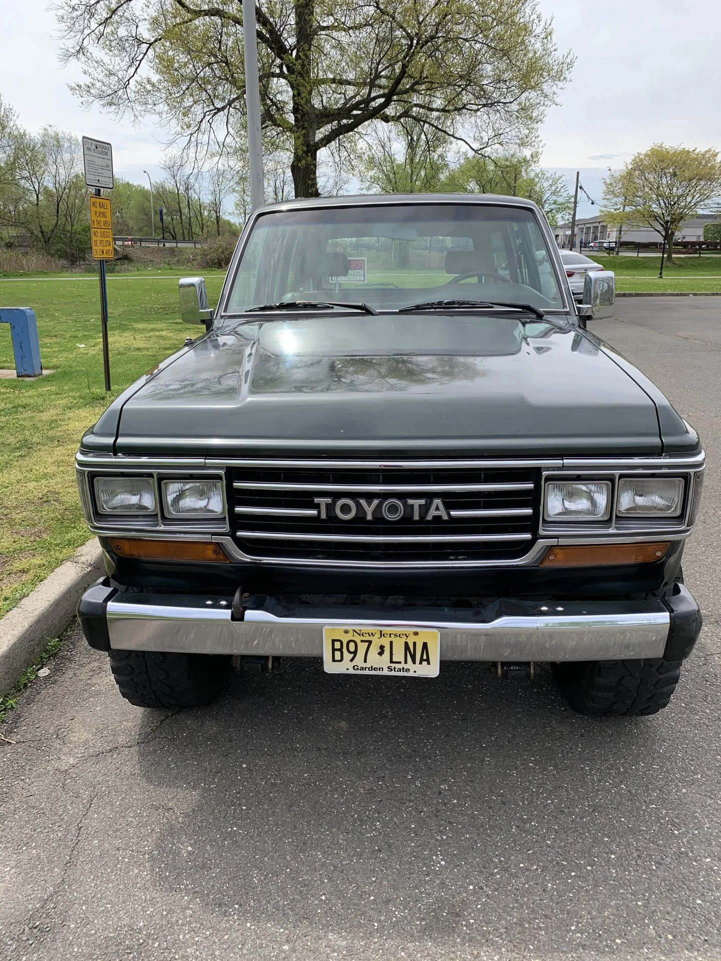 Toyota Land Cruiser FJ62 1988 (5 speed manual)