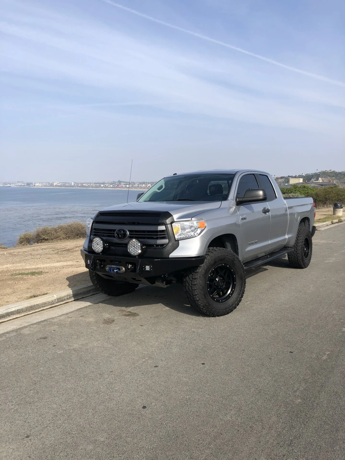 SoCal: 2015 Tundra SR5