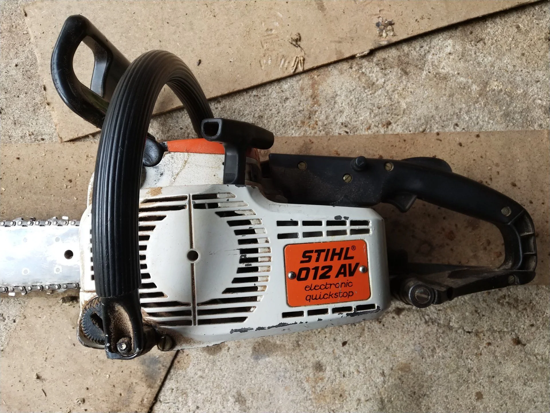 Stihl 012 av chainsaw deals