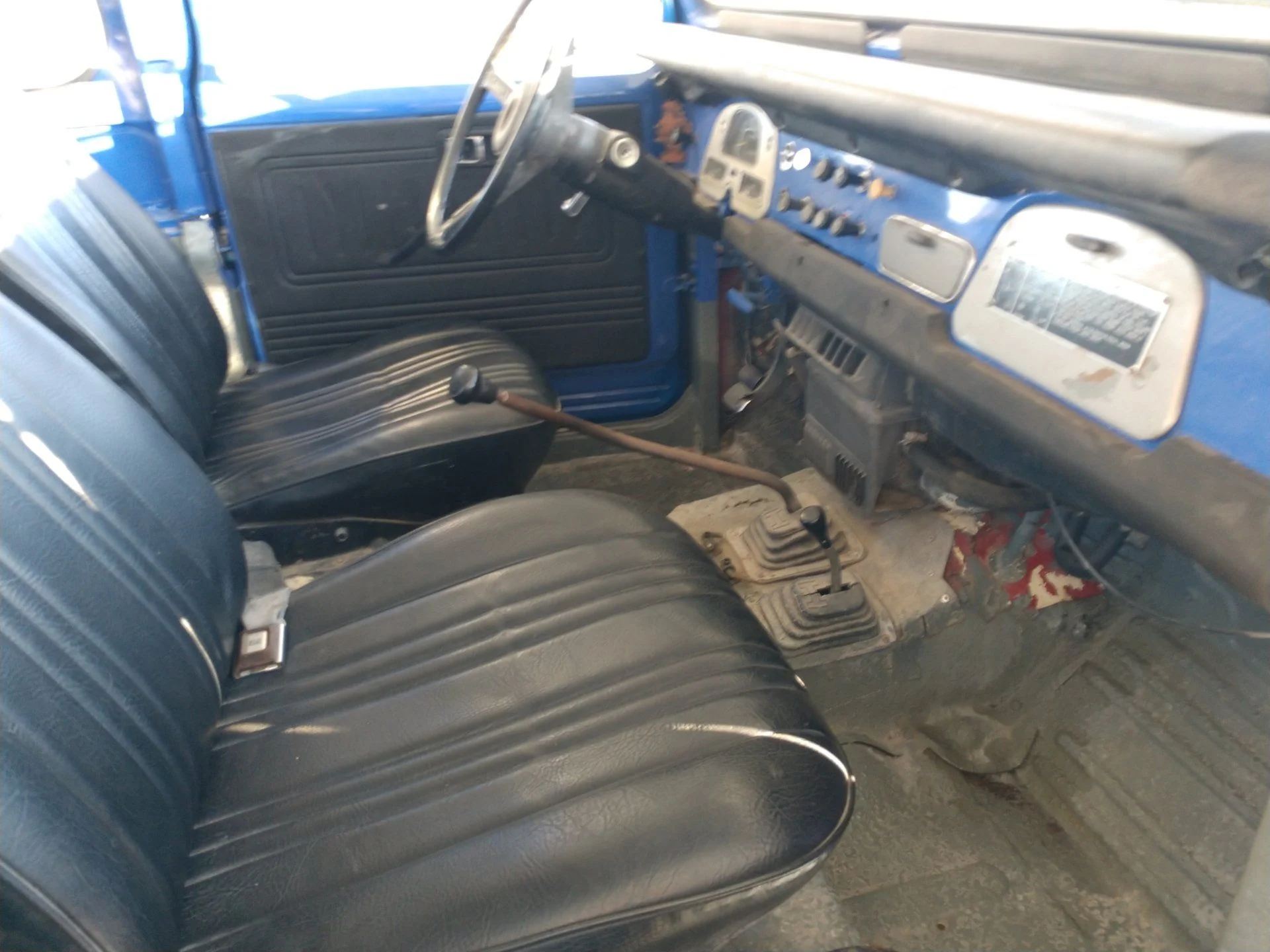 1975 FJ40 with small block 400 V8