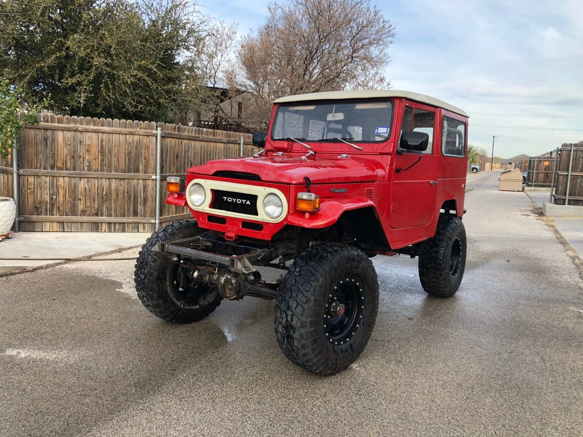 Midland, TX - 1976 FJ40 SOLD