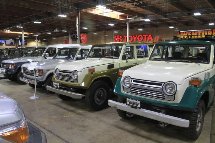 1979837