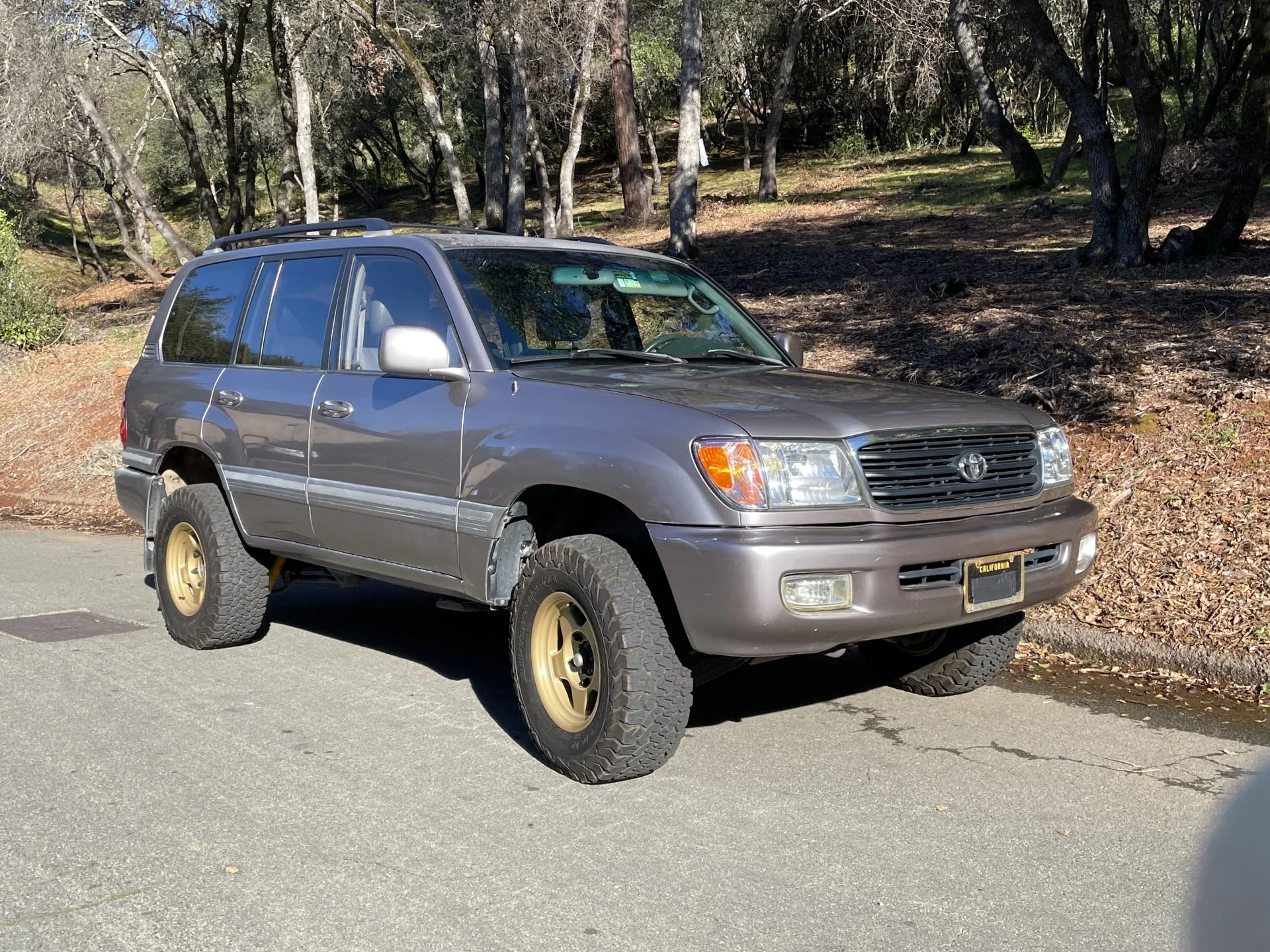 Sacramento, CA: 2001 Toyota Land Cruiser