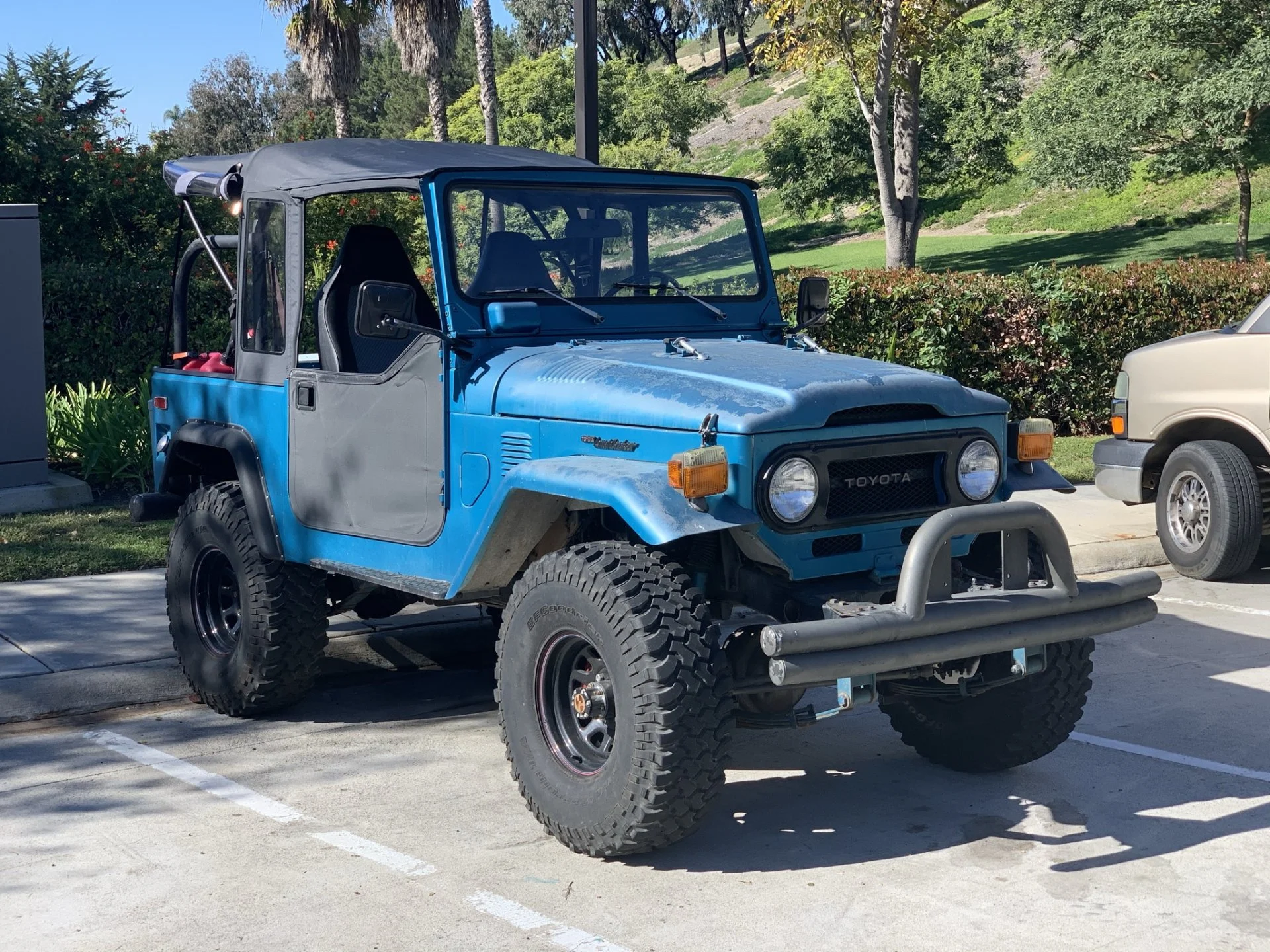 SoCal: 1975 Toyota FJ40 w/SBC