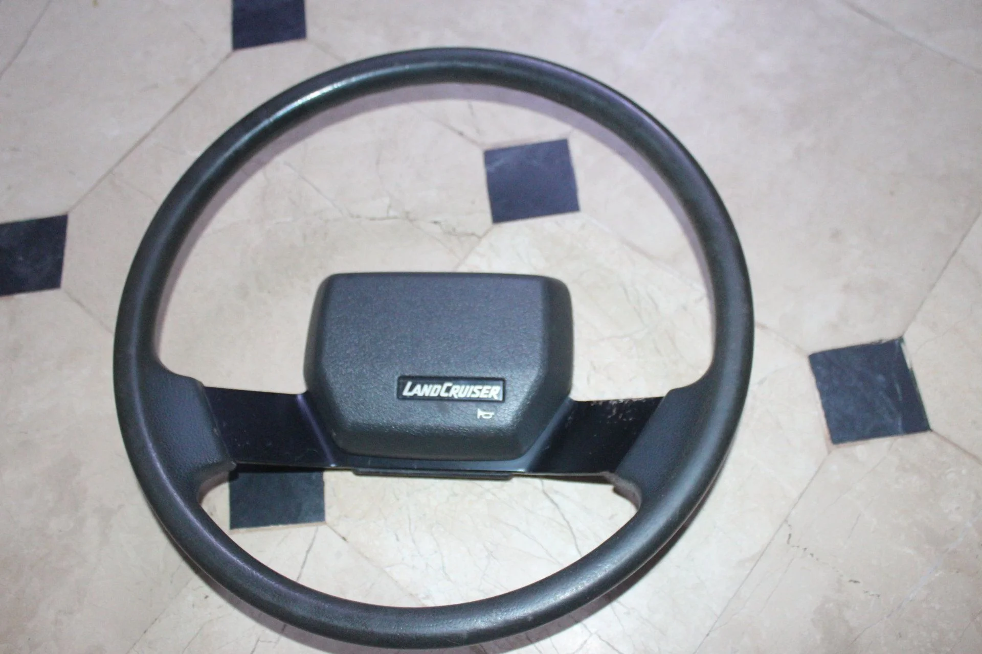 SOLD 60/70 series steering wheel. IH8MUD Forum