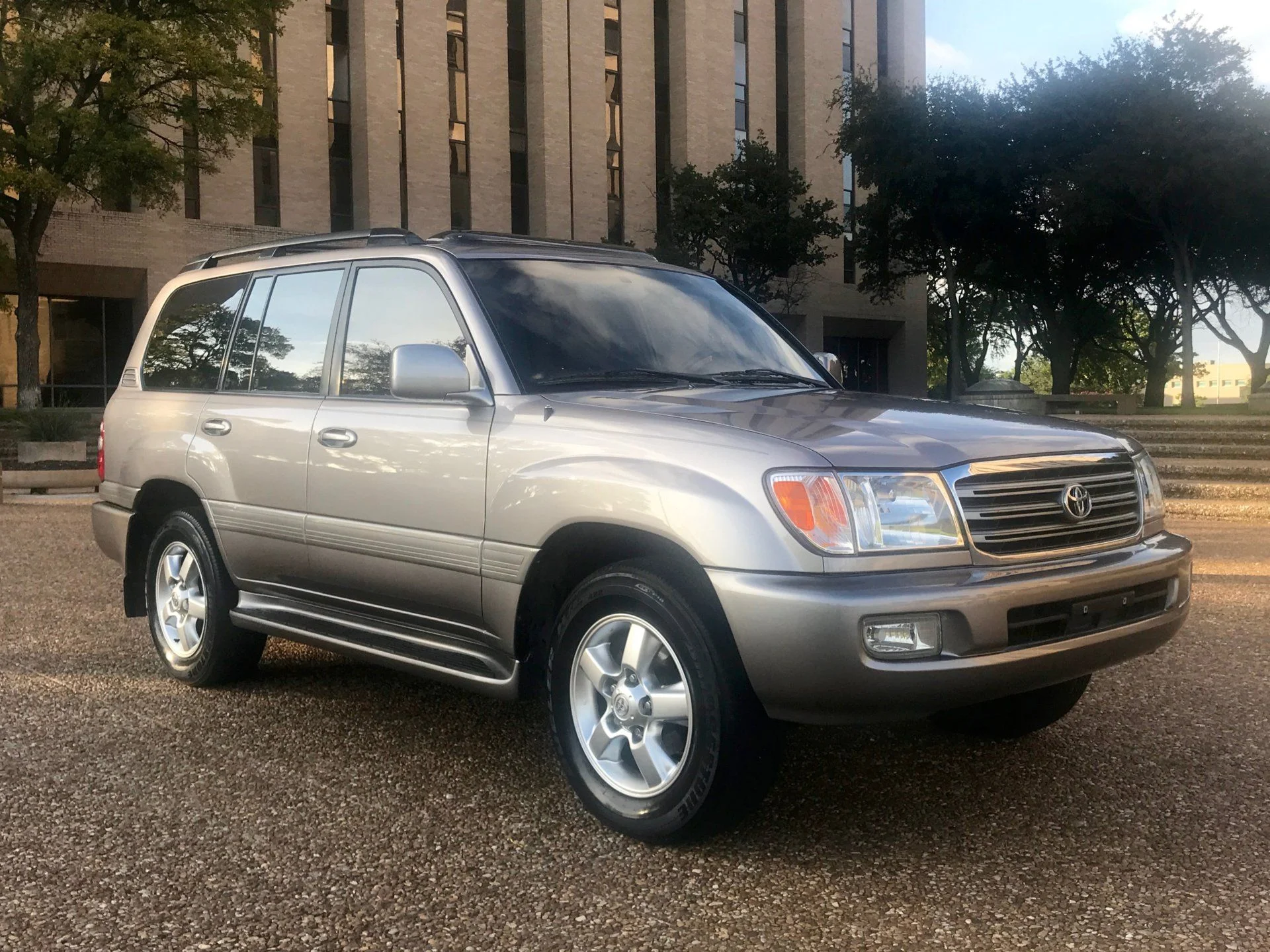 2004 Land Cruiser, 1 Owner, Immaculate Rust Free, 124k!! - $23900 (Fort Worth)