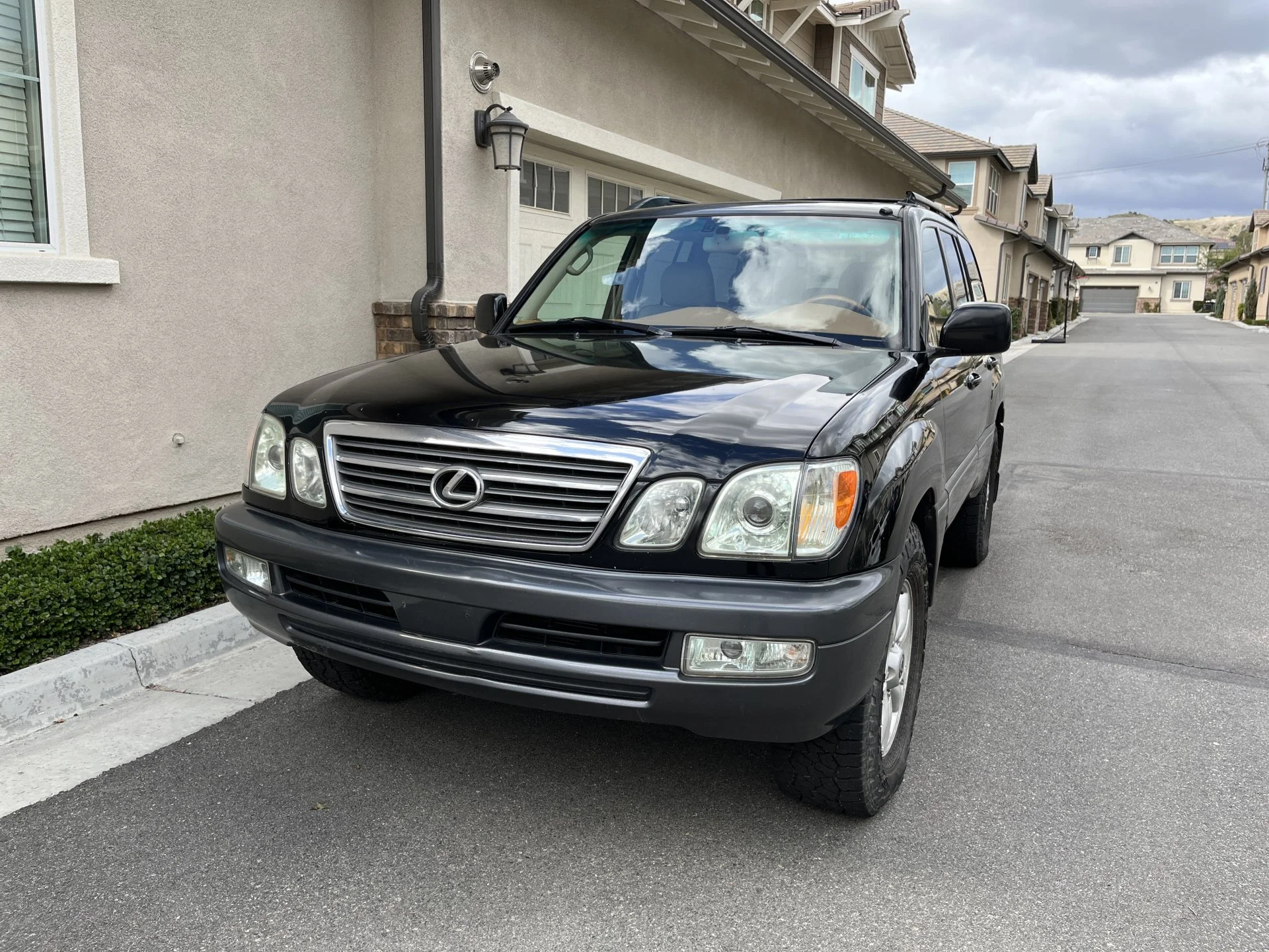 Clean title 2005 LX470 $13000