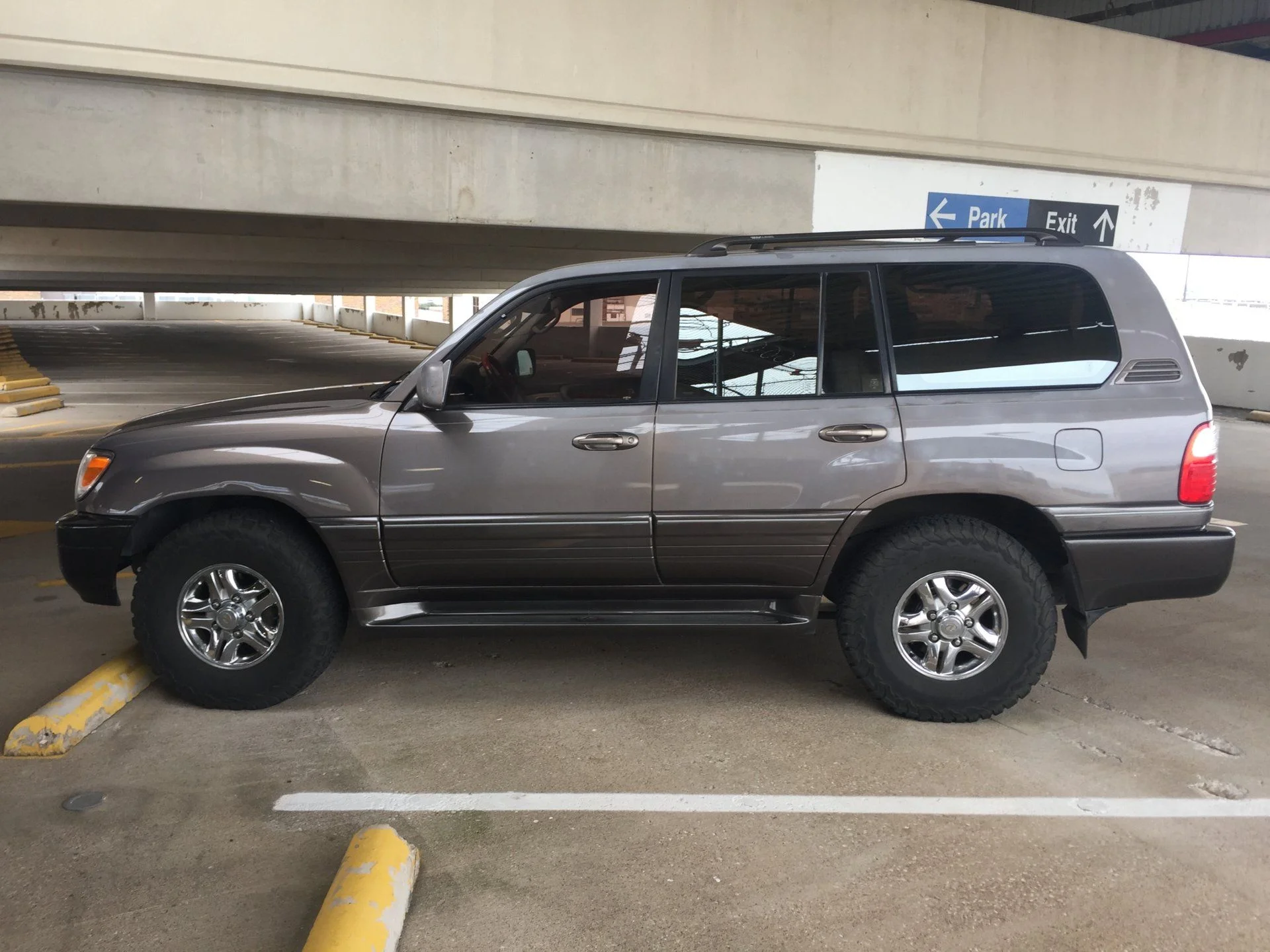 1999 LX470
