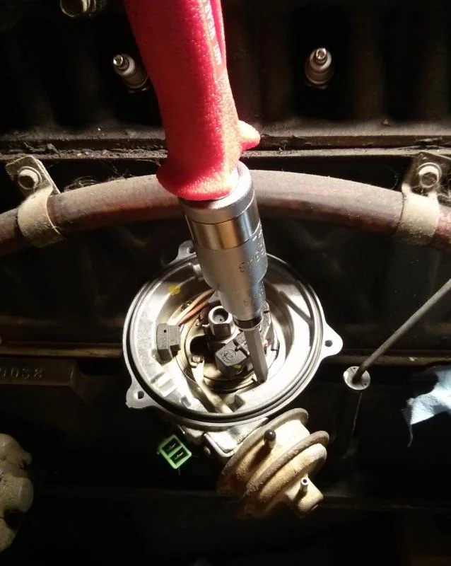 impact-driver-in-distributor.webp