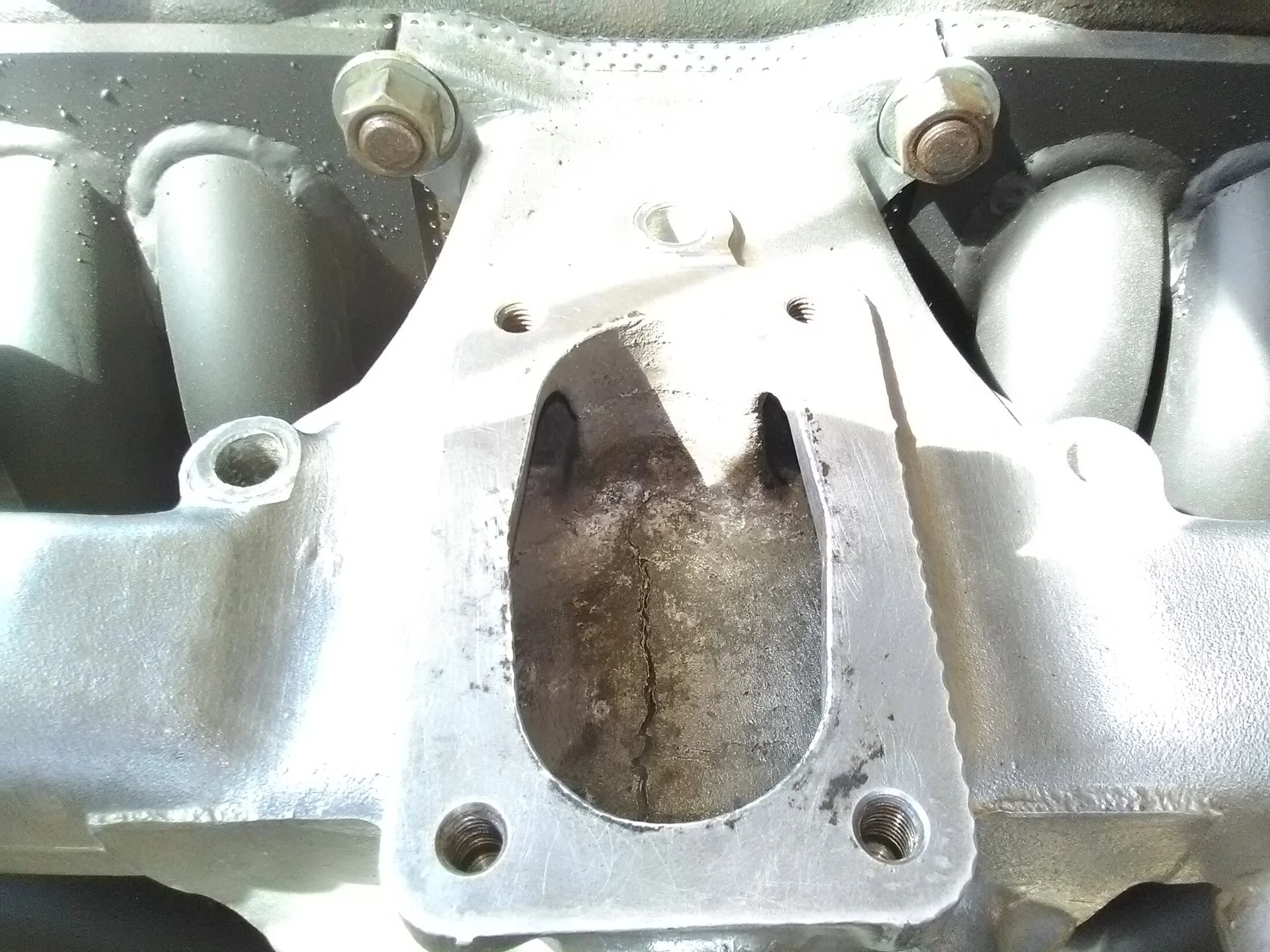 Intake Crack.jpg
